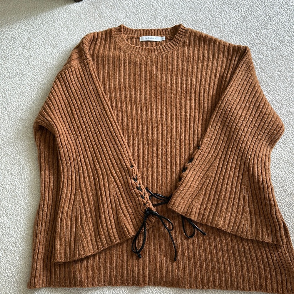 Moussy sweater